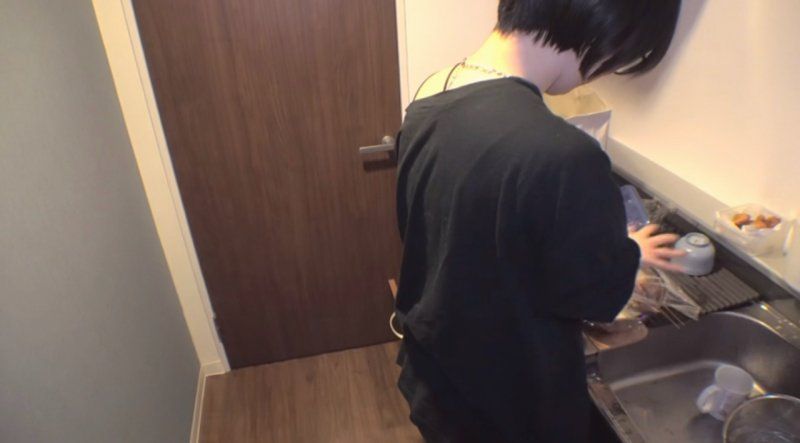 【對不起男友】去他家玩，他為了男友做便當，我打擾他後他想做愛，就在現場做了。